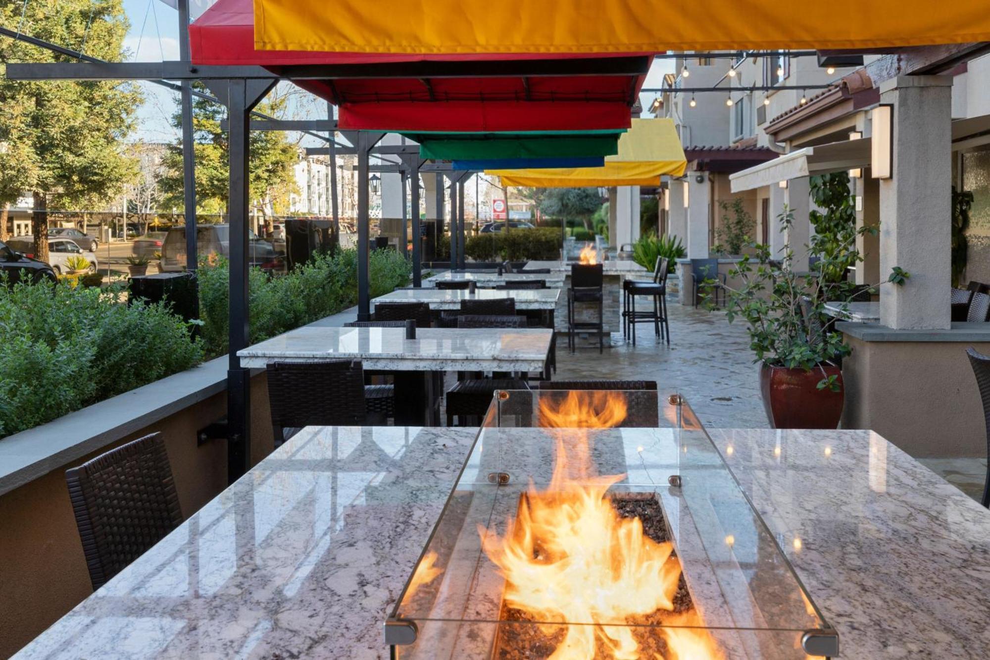Courtyard Palo Alto Los Altos Exterior photo